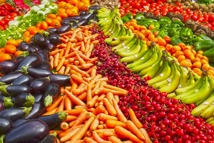 mangiare frutta e verdura aiuta a vivere meglio 