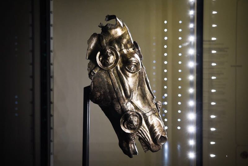 Testa-di-cavallo-in-bronzo